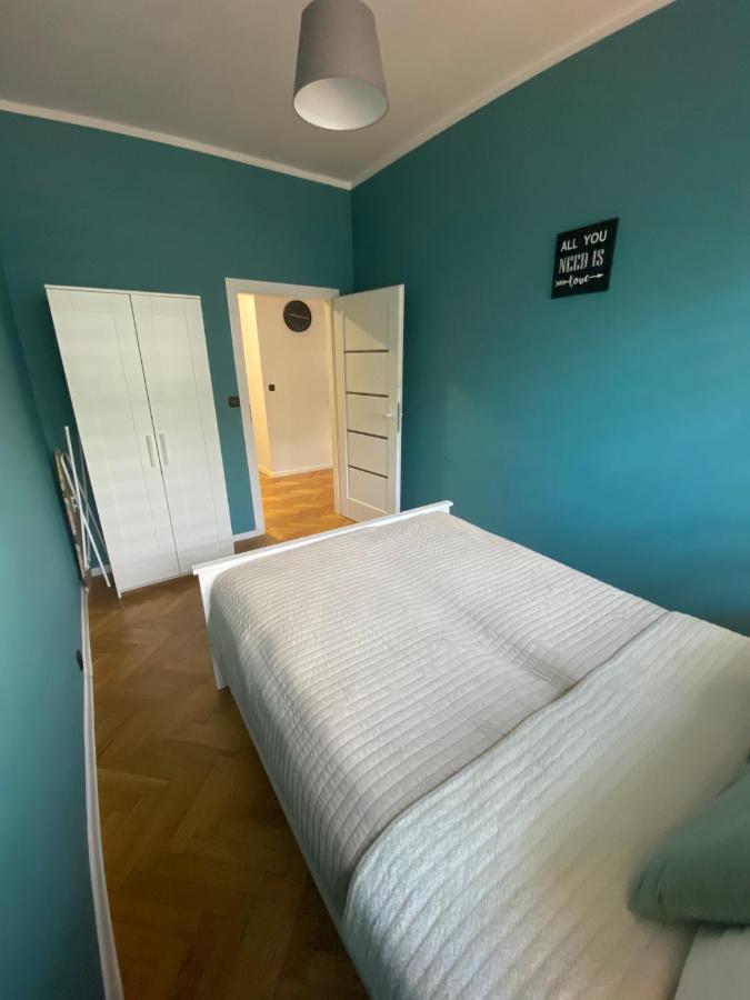 Hostel Pod Topolami زيلونا غورا المظهر الخارجي الصورة