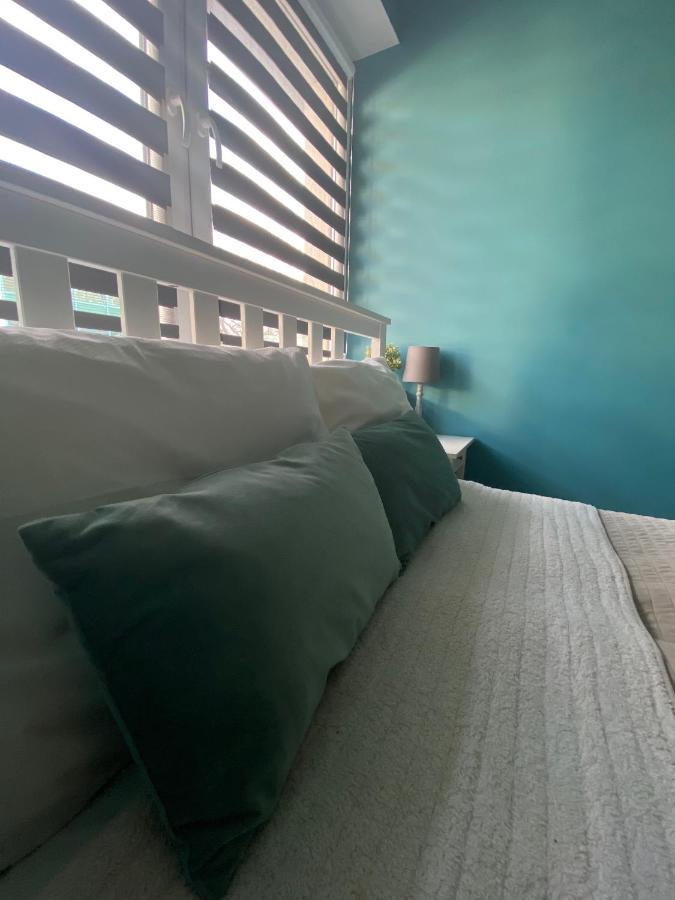Hostel Pod Topolami زيلونا غورا المظهر الخارجي الصورة