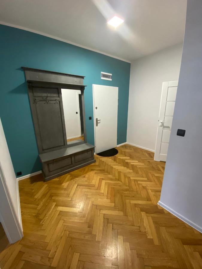 Hostel Pod Topolami زيلونا غورا المظهر الخارجي الصورة