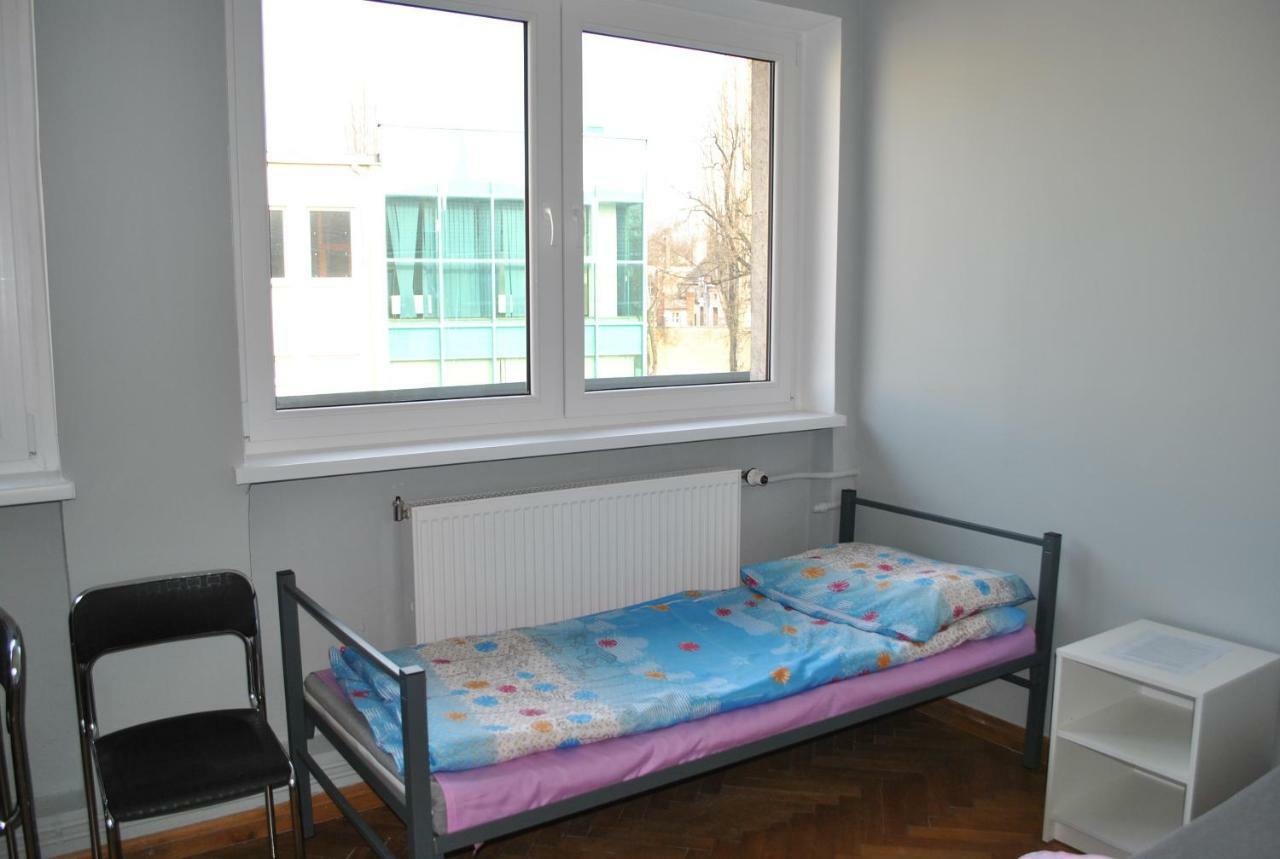 Hostel Pod Topolami زيلونا غورا المظهر الخارجي الصورة