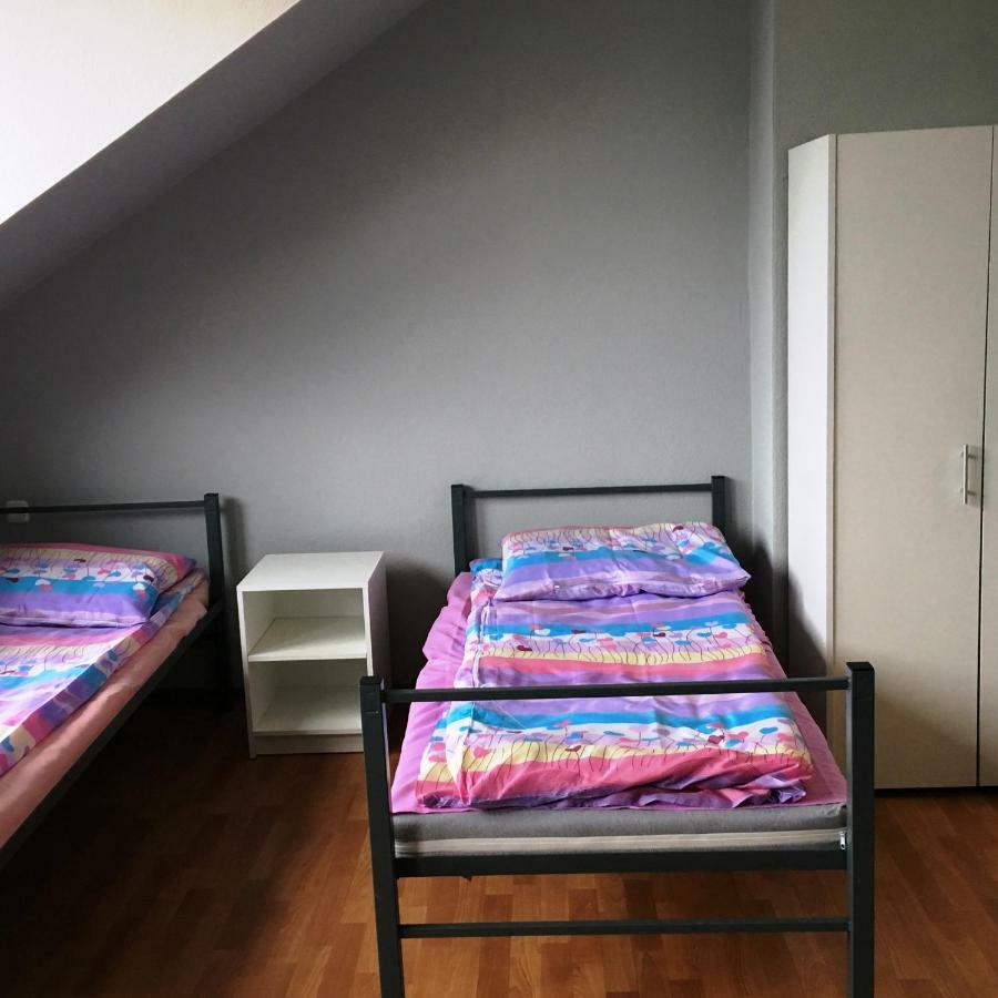 Hostel Pod Topolami زيلونا غورا المظهر الخارجي الصورة